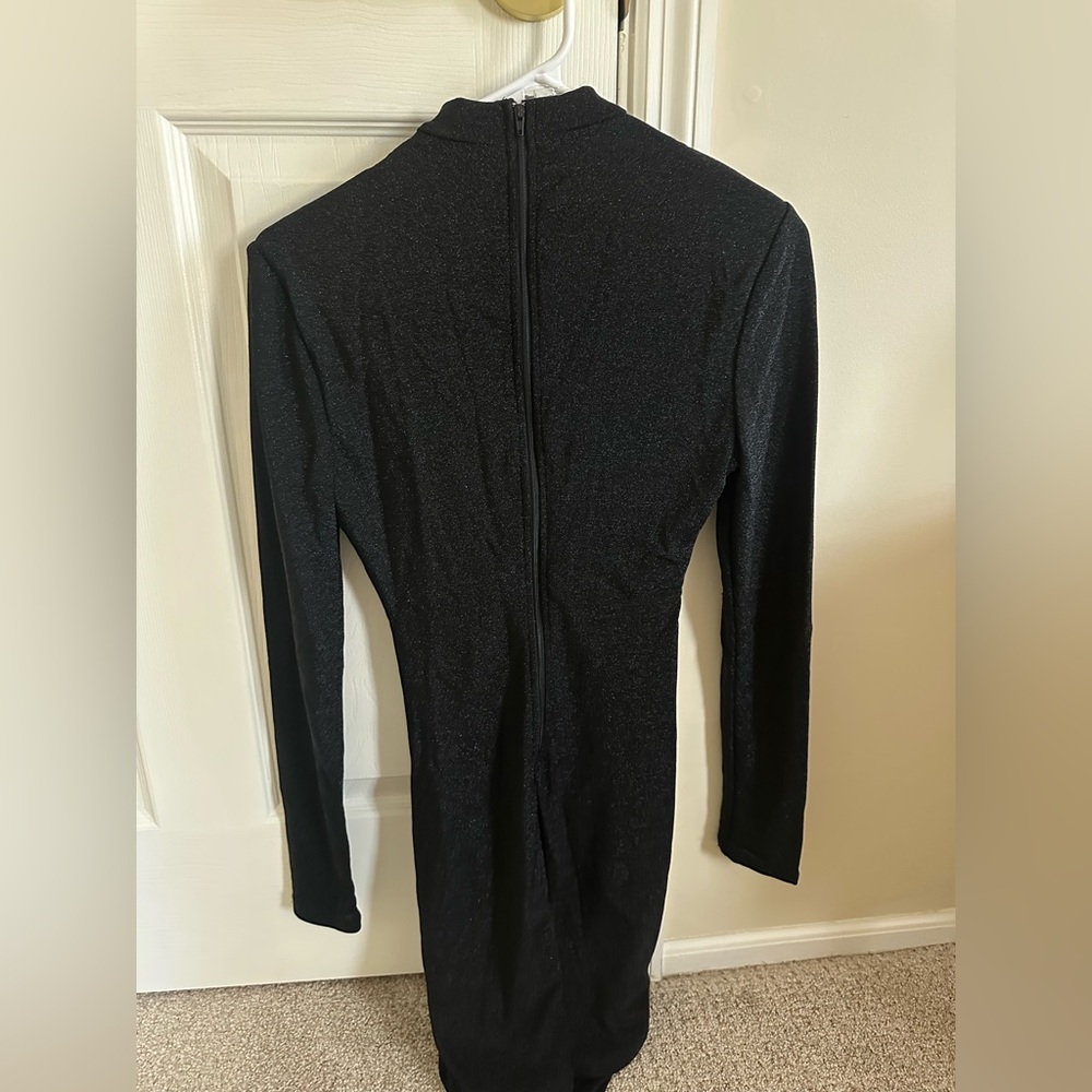 New dress with price tag. Top has cutter part , bottom is draped. Feels small - Picture 4 of 5